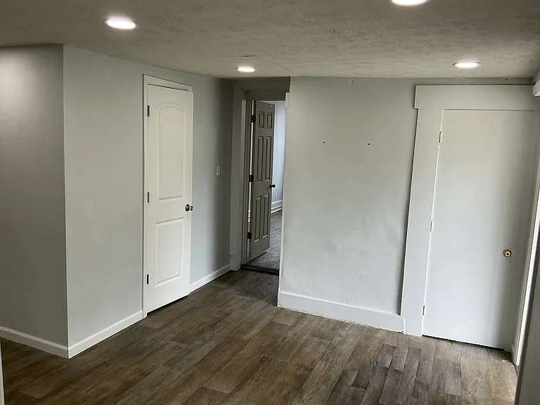 143 1/2 E Main St #1 — Photo 5