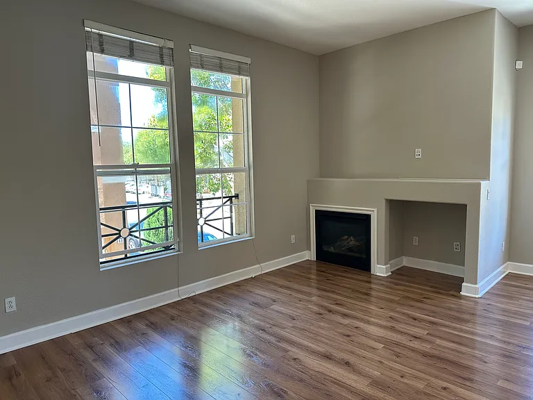 886 Revelation Pl — Photo 2