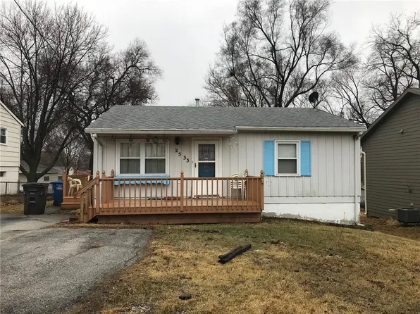 2533 Morton Ave, Des Moines, IA 50317