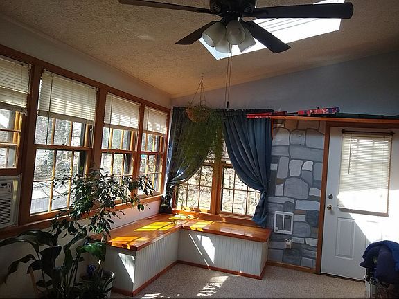 4th image of 384 Minor Ridge Rd