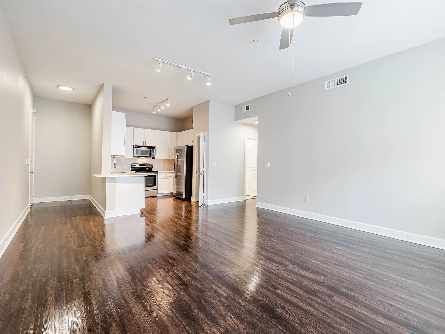 2 bed, 2.5 bath, 1635 sqft, $2,570 — Photo 1