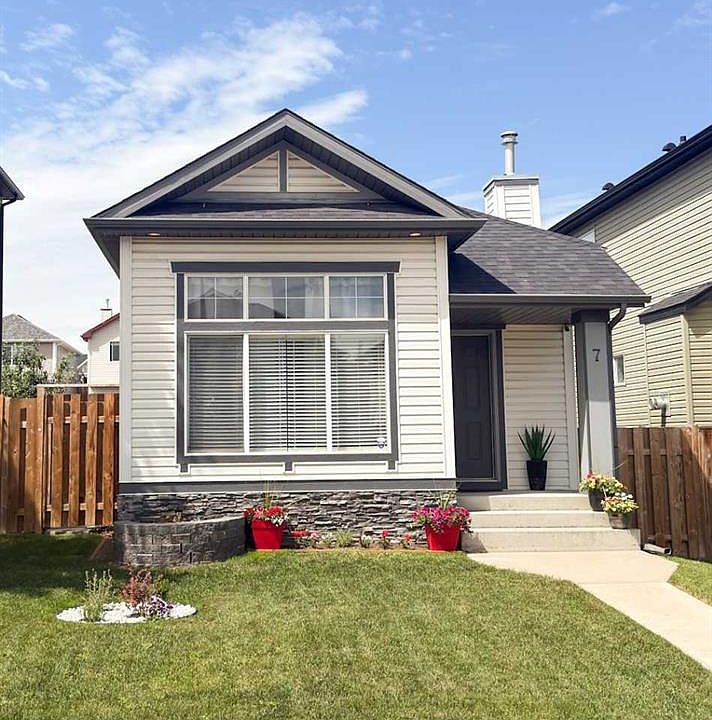 1st image of 7 E Bridlecrest Blvd SW