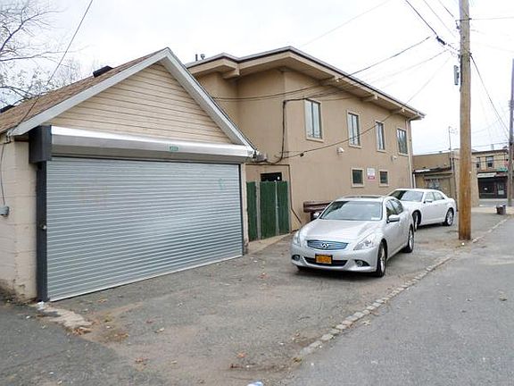 3rd image of 460 Midland Ave