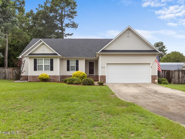 231 English Walnut Drive, Richlands, NC 28574