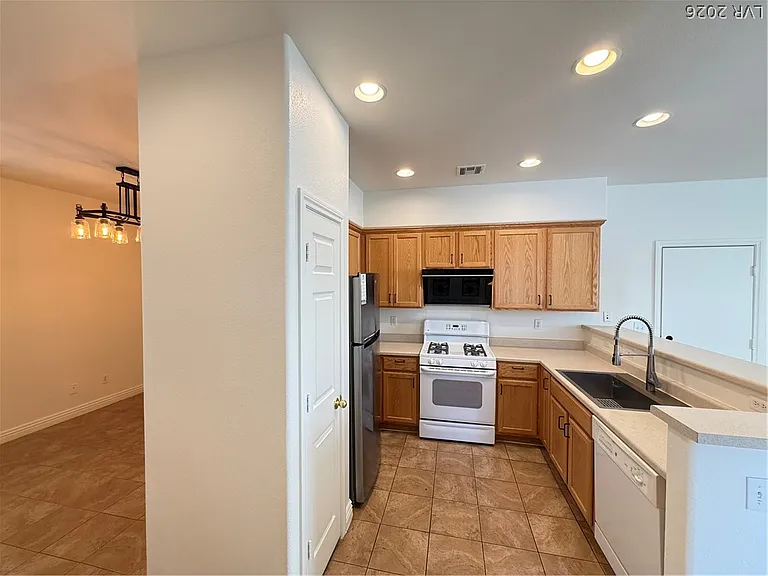 9797 Hanover Grove Ave — Photo 8