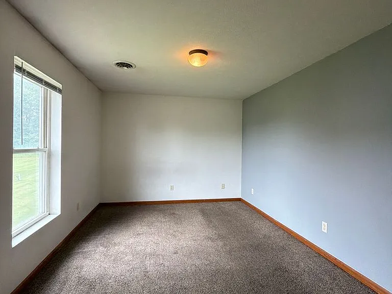 279 Woodridge Ct — Photo 10