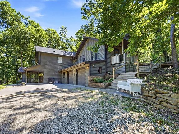 3rd image of 11948 Wooded Way Ln