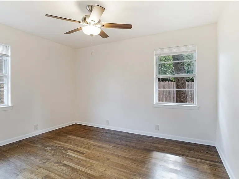 1924 Jones Cir — Photo 14