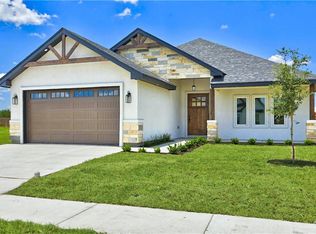 912 Magnolia St, Mission, TX 78573