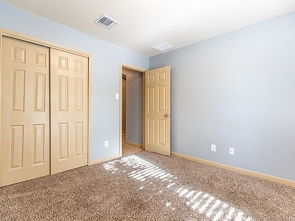 4th image of 757 Wolfeton Way