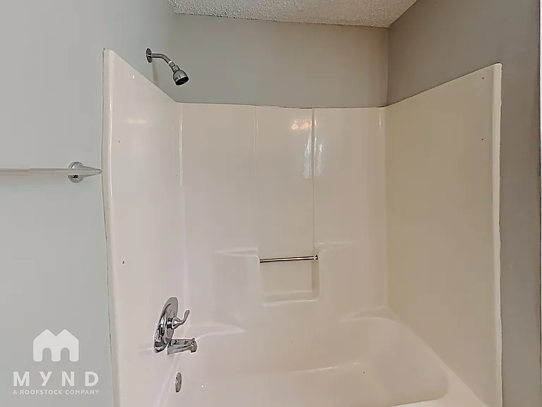 5924 Sutton Dr — Photo 14
