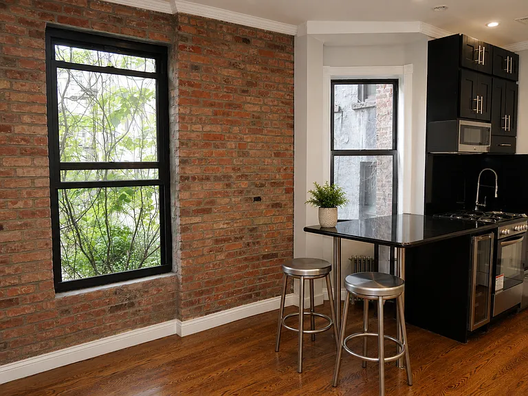 325 E 5th St #FB1 — Photo 5