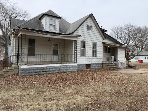 202 E 1st St, Villisca, IA 50864