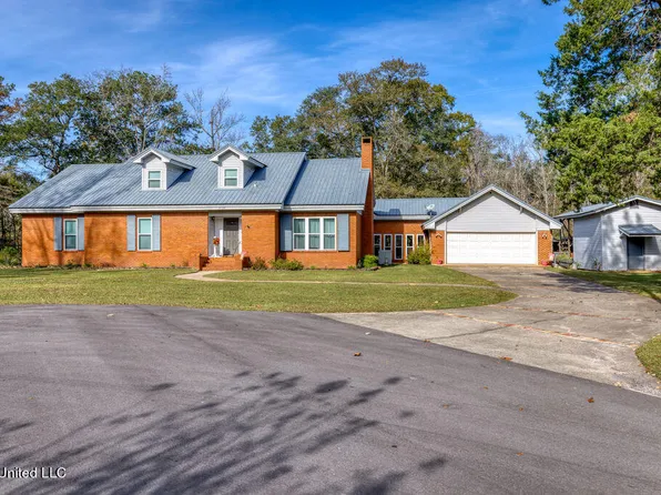 9728 Parkland Ct, Moss Point, MS 39562