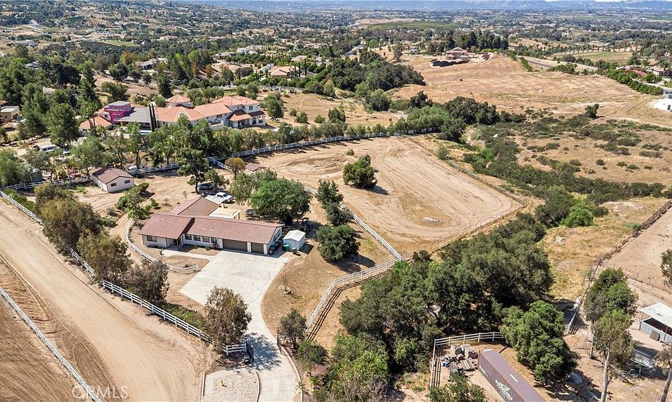 1st image of 38680 Avenida De La Bandolero