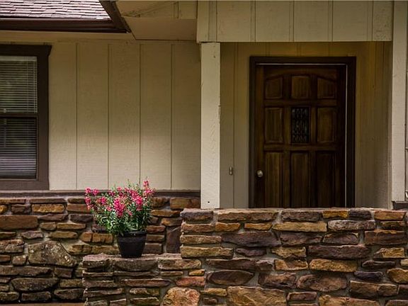 3rd image of 4 Cummings Cir