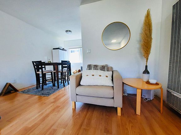 3rd image of 3713 Kelton Ave #1