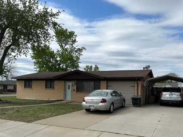 5966 Birchwood Dr, Great Bend, KS 67530