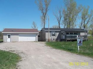7318 S Porcupine Lake Rd, Lena, WI 54139