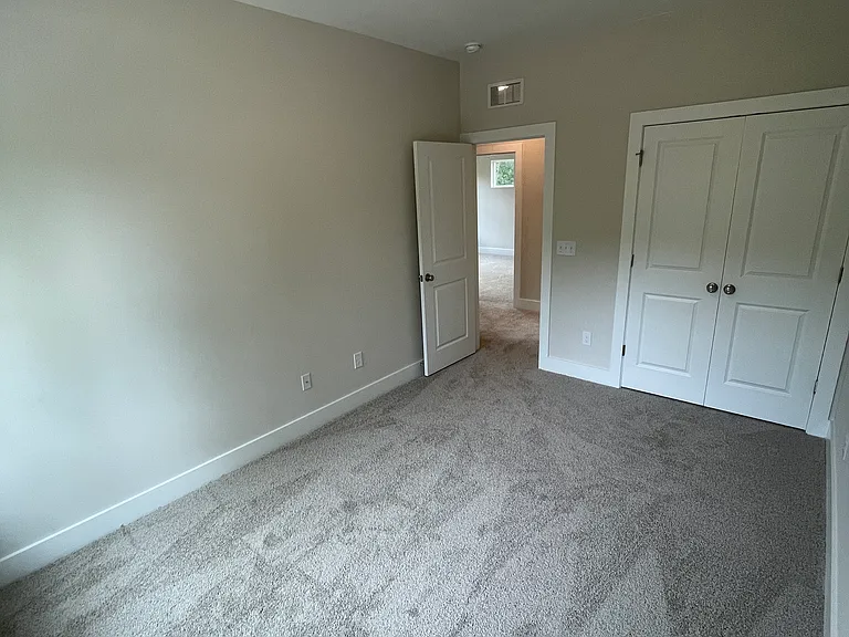 106 N Benjamine St — Photo 23