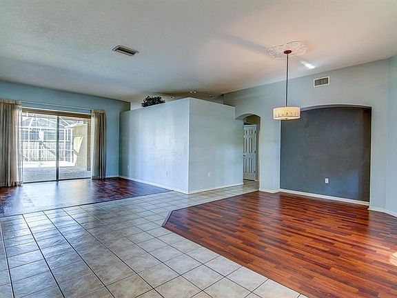 5th image of 2404 Groveway Dr