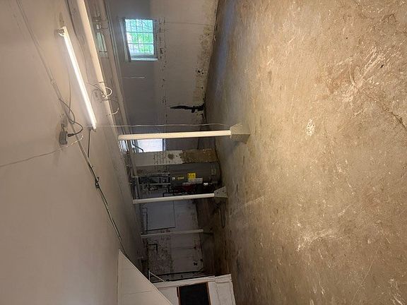 4th image of 8741 S Laflin St