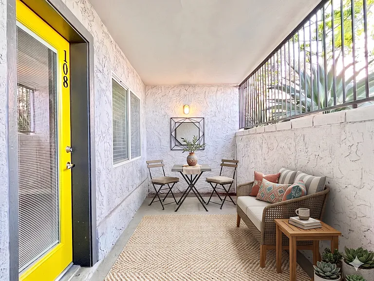 15 Melrose — Photo 67