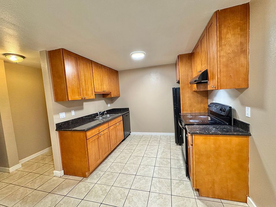 1st image of 12728 33rd Ave NE APT 106