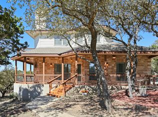 104 Ridge View Dr, Lakehills, TX 78063