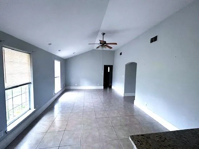 19310 Leafwood Ln — Photo 11