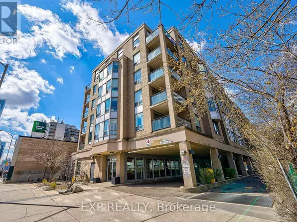 5940 Yonge St #215, Toronto, ON M2M 4M6