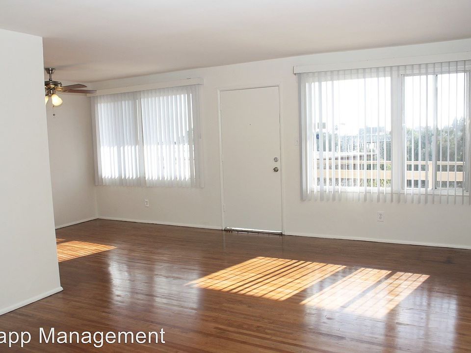 1st image of 5640 S La Brea Ave APT 6