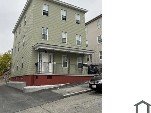 17 Shamrock St APT 2, Worcester, MA 01605