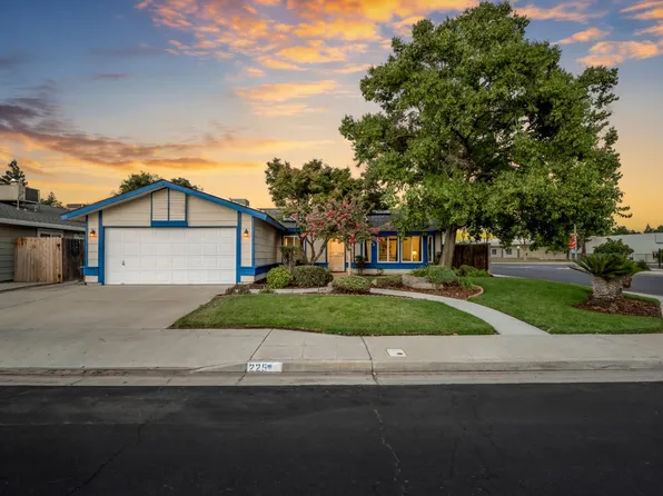225 N Acacia Ave, Clovis, CA 93612