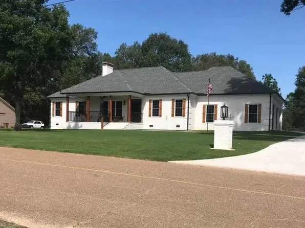 18 Oak St, Lexington, TN 38351