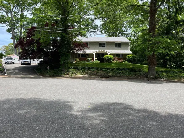 6 Guthrie Ct, East Northport, NY 11731