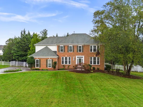 19623 Hoover Farm Dr, Laytonsville, MD 20882