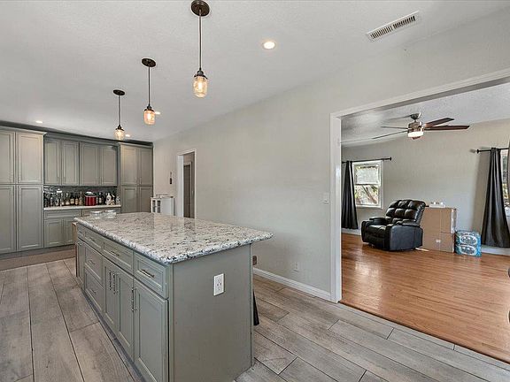 5th image of 55 Manning Ave