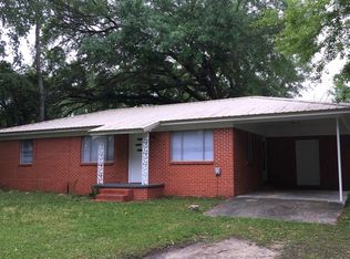 2010 McLeod St, Grand Ridge, FL 32442