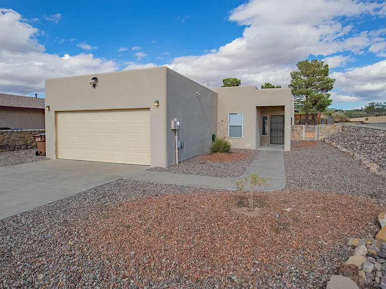 2656 Bearcat Dr — Photo 2