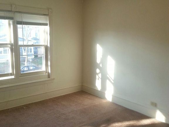 5th image of 124 5th Ave N