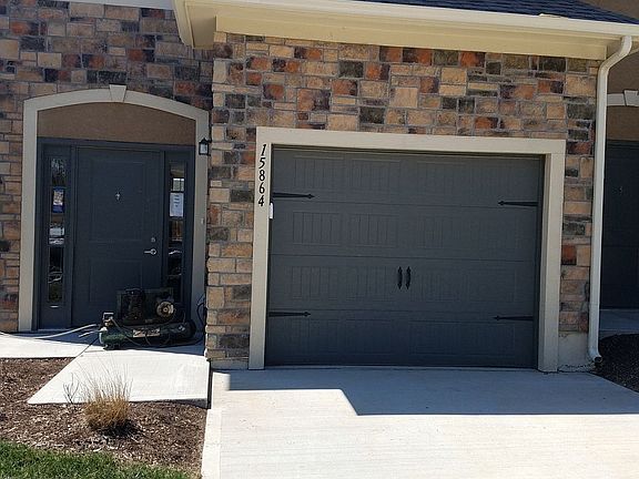 2nd image of 15864 Valley View Dr