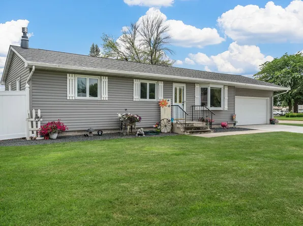 707 17th St NE, Owatonna, MN 55060