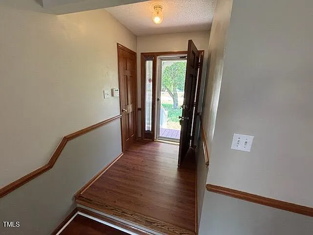 2325 Stephanie Ln — Photo 5