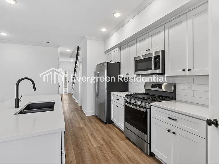 Barryview Townhomes — Photo 39