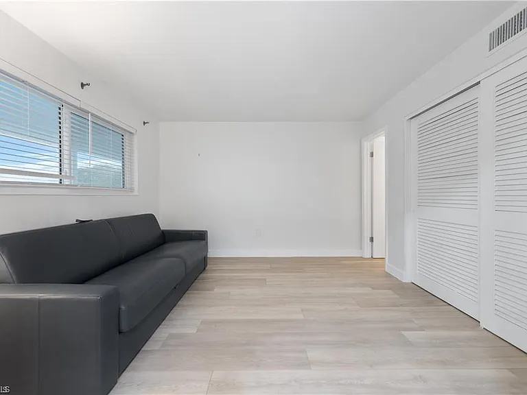 72 7th St S #310 — Photo 14