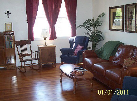 4th image of 217 N 2nd St