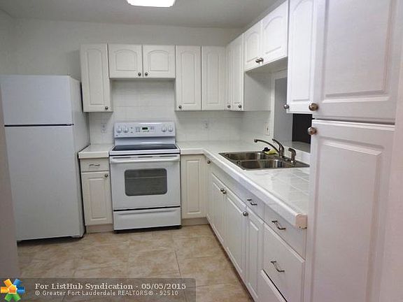 4th image of 421 NE 14th Ave APT 108