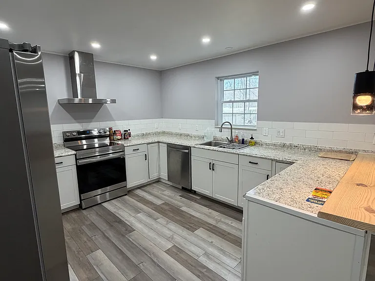131 N Shore Dr — Photo 5