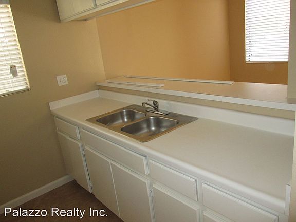 5th image of 766 Redondo Ave #A